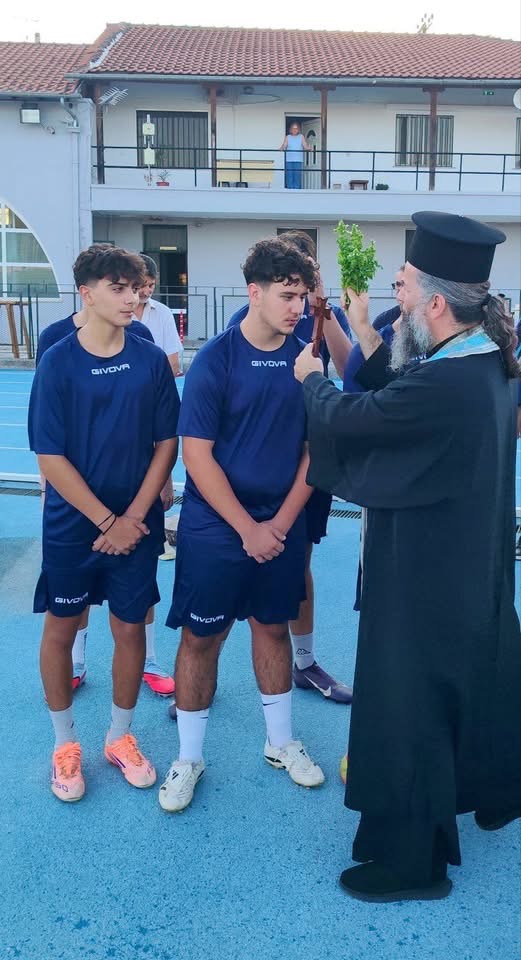 Στιγμή από την τελετή αγιασμού της ΕΛΠΙΣ Δράμας